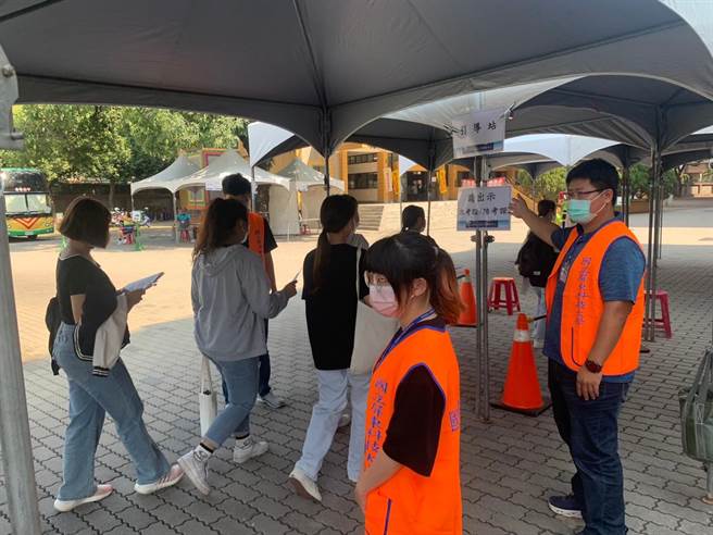 112学年度四技二专统一入学测验今(29)日起连续两天举行考试。图为台科大考场。(读者提供)