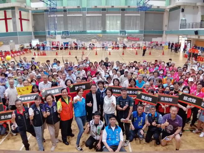 臺北市大安区区民暨银髮族运动会今(29)日于大安区龙门国中热闹登场，参赛人数逾250人。(大安区公所提供)