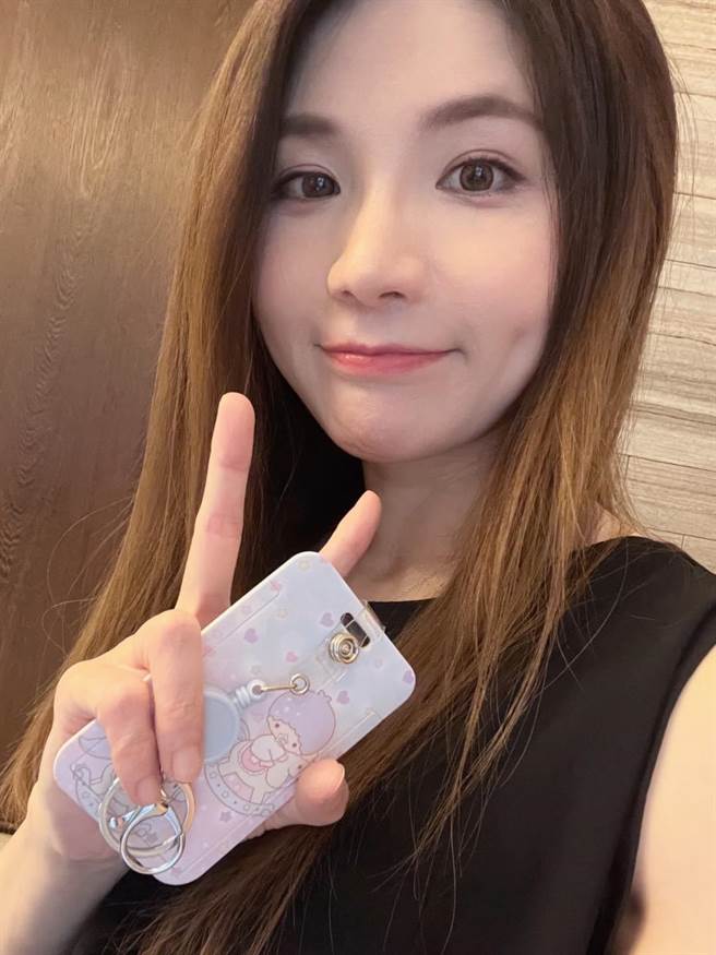 有防疫女神称号的辅大家医科主治医师许书华表示，春夏交替之际常见过敏症状。（许书华提供）