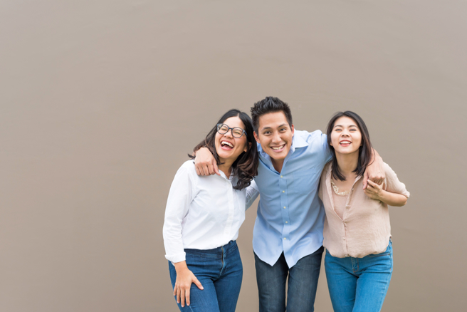 生肖虎、龍、馬、羊天生個性大方，總是不計較任何事物且願意幫助困難的人。（示意圖／Shutterstock）