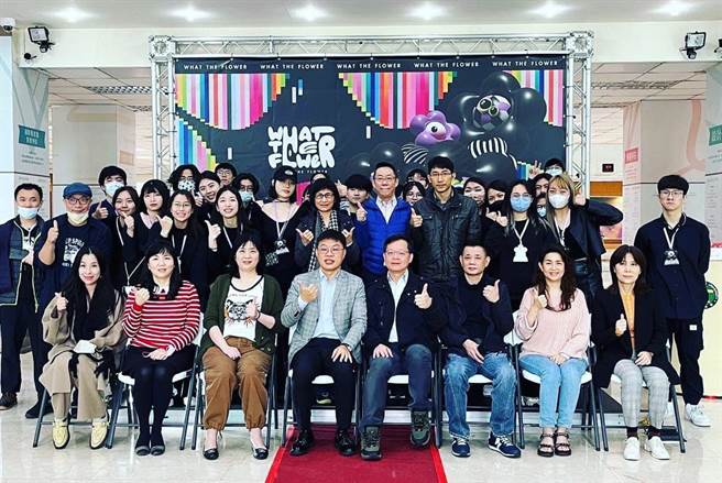 玄奘大学师生共同参与玄奘大学视传达系108级毕业制作展。（玄奘提供／陈育贤新竹传真）