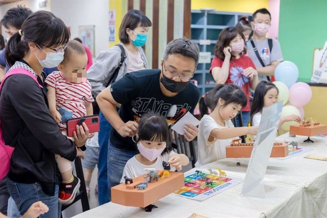 中华全龄教育协会今特别举办「嘉市宝贝一起go」亲子体适能运动会，透过运动会结合体适能检测，让家长了解孩子的发展状况。（读者提供/吕妍庭嘉义传真）