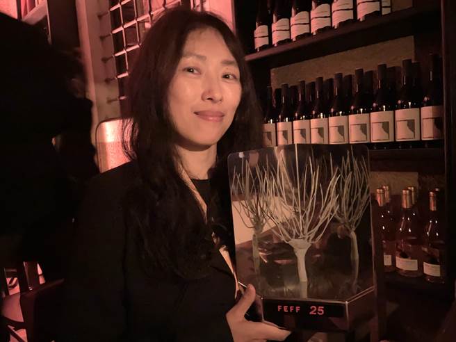 台灣導演傅天余自編自導作品《本日公休》，榮獲第25屆烏迪內遠東國際影展最佳劇本桑獎。（傅天余提供）