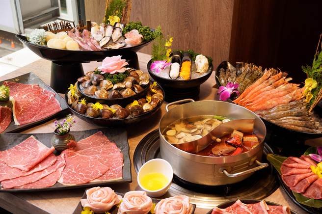 「新马辣」和「新马辣Plus＋」升级活动全桌可享「XXL东石大蛤吃到饱」。（马辣国际餐饮集团提供）