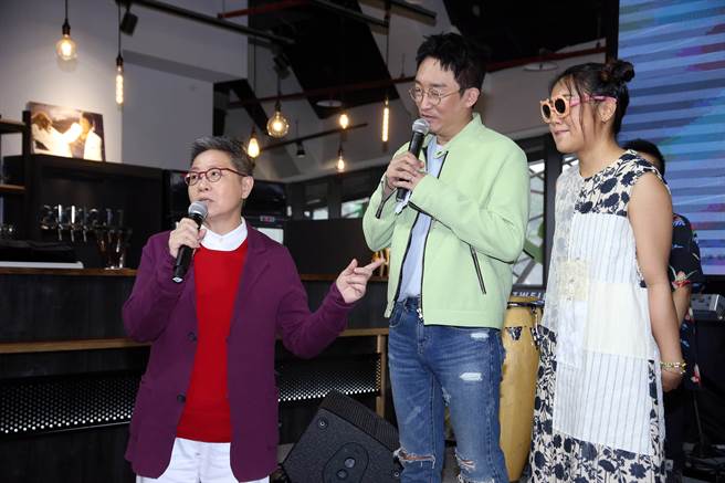 丁晓雯老师（左）昨在活动上分享经验。（中华音乐人交流协会提供）