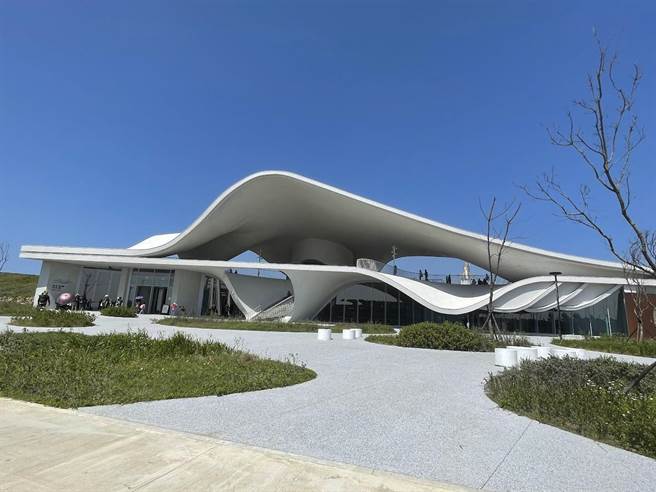 桃市观旅局建置「世客博游桃园全攻略」网站专区，推荐包含永安海螺文化体验园区等在地景点。（吕筱蝉摄）