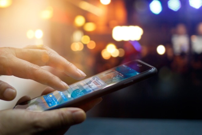 原PO表示，朋友的安卓手机最近常跳出有「惊嘆号」字样的诡异通知，要她点击修復，好奇能不能点。(示意图，达志提供)