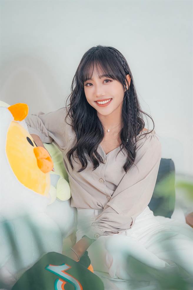 蔡佩轩与AI共同制作新歌MV。（可瑞思国际娱乐提供）