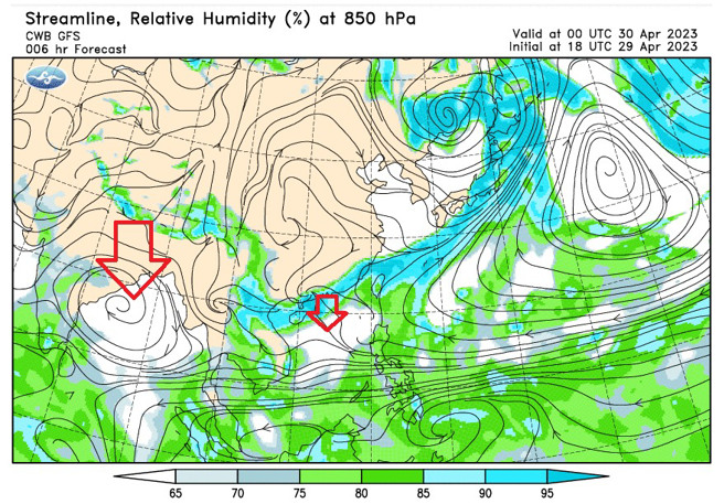 气象局长郑明典分享最新预测图，指出孟加拉湾与南海湿度皆低，近期影响台湾的水气不多。（图／翻摄郑明典脸书）