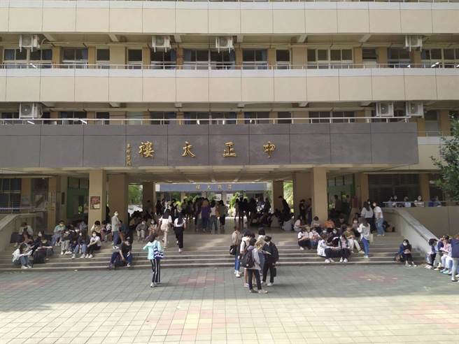 今年四技二专暨二技统测今天结束。（教育部提供／林志成台北传真）