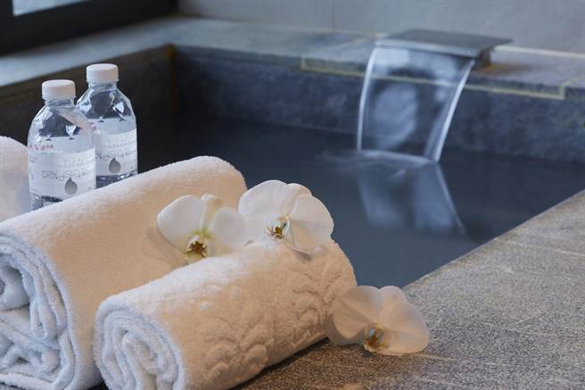 预订母亲节套餐，双人独立汤屋60分钟另享999元加购优惠。（老爷酒店集团提供）