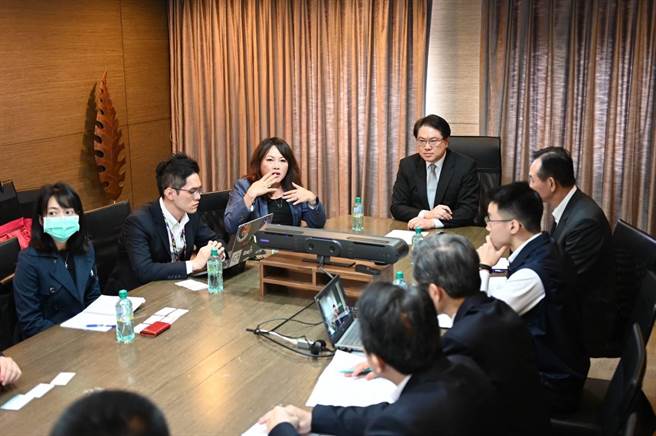 内政部长林右昌日前与Google团队会面讨论打诈，此后获得3大共识。（内政部提供）