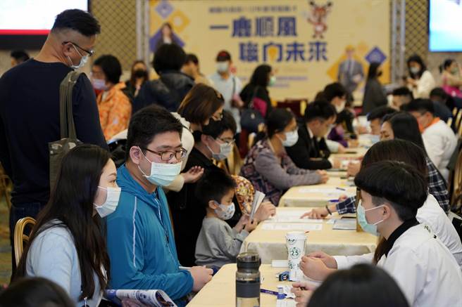 桃连办5场徵才185公司释出1.3万职缺上看10万薪资。(市府提供／蔡依珍桃园传真)