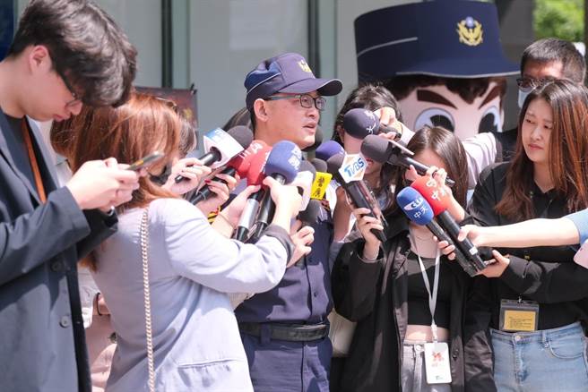 交大大队长陈勇华提醒，汽机车驾驶人行经路口或转弯时，应减速慢行、停让行人，降低事故发生，确保自身及他人安全。（台北市警察局交通大队／刘彦宜台北传真）