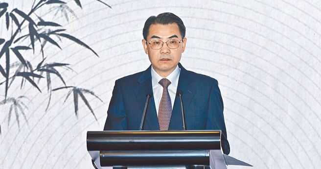 中國大陸駐日本大使吳江浩表示，當前中日關係處於十字路口，中方無意將日本視為對手，希望日方採取同樣的立場。他又強調台灣問題的「是一條不能逾越的紅線。」圖為2022年9月5日「50年50人」啟動儀式，時任中國外交部部長助理吳江浩致詞。（圖/中新社）