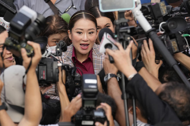 泰國流亡前總理戴克辛的么女貝東塔（Paetongtarn Shinawatra）在今年國會大選中代表為泰黨競逐總理一職，多個民調顯示為泰黨有相當大的贏面，且貝東塔有高度人氣。（圖/ 美聯社）