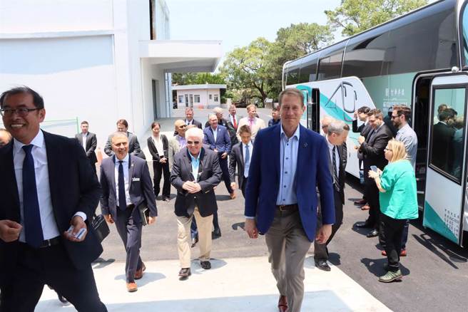 美台商会国防产业参访团25人抵达台湾晋陞苗栗太空园区。（苗栗县政府提供／李京升苗栗传真）
