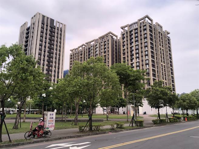 新北市地政局今公布4月房市交易移转栋数共4170栋，较上月减少1369栋，减少幅度24.7％，其中以土城区减少最多。（新北市地政局提供）