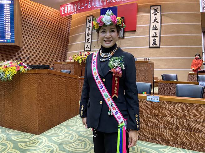 宜兰县议员无党籍孙汤玉惠批，欺骗原住民，允诺的原民所提升回一级单位原住民行政处，在报告中却只字未提。（吴佩蓉摄）