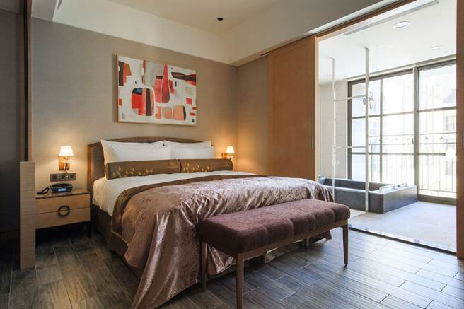 入住瑞穗天合国际观光酒店城堡精致客房，折扣后每晚最低10