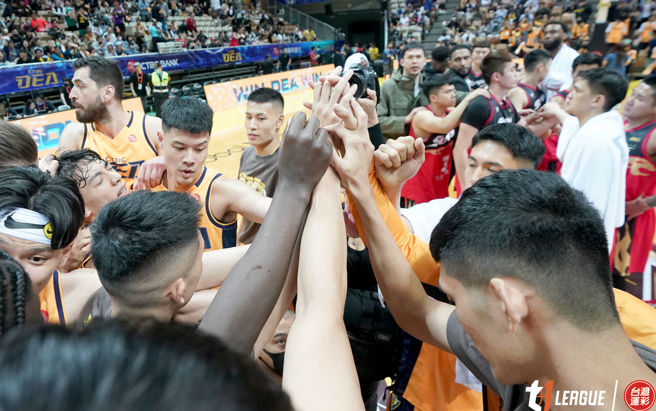 新北中信特攻季後賽首場大勝太陽48分。（T1聯盟提供）
