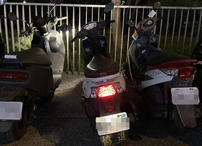 停机车格被移车还被开红单。（翻摄爆料公社）