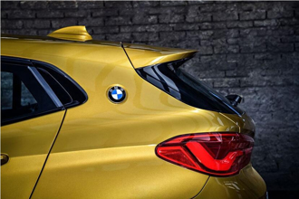 BMW 要推新款純電跑旅，比 iX1 更「動感」的 iX2 今年底將正式亮相