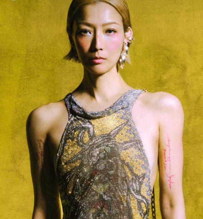 才得奖的郑秀文又开始忙于世界巡迴演唱会香港站的工作。（图／取自郑秀文脸书）