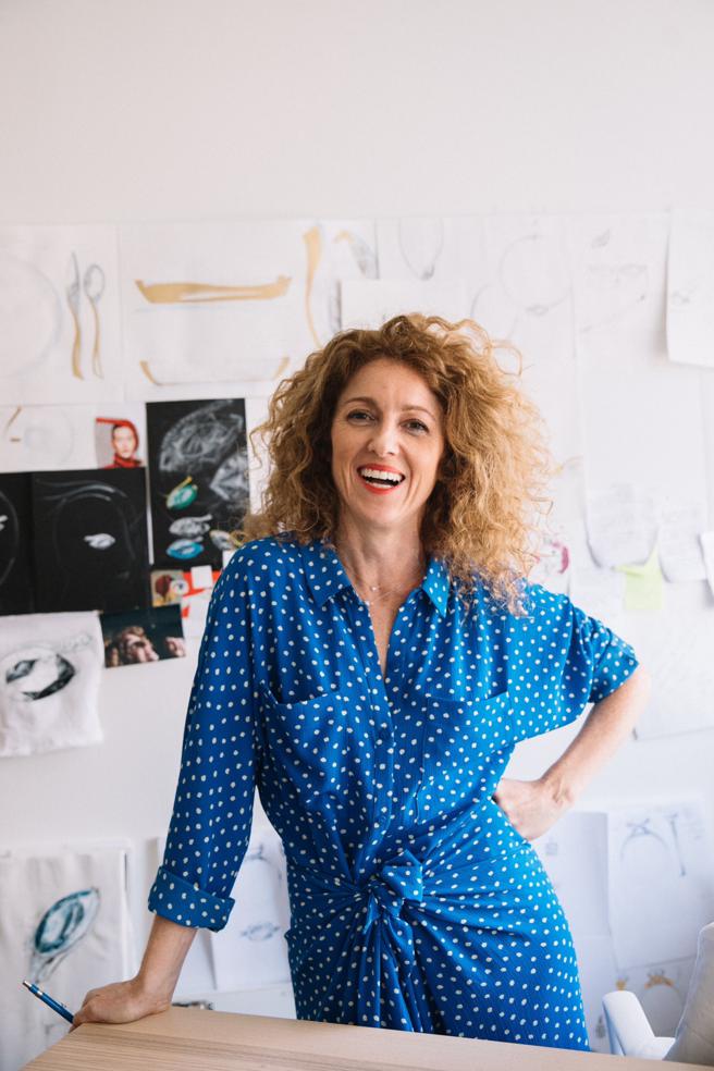 纽约珠宝设计师 Ilaria Lanzoni为未来钻石设计「Love in Paris 爱在巴黎」系列作品。(JOY COLORi提供）