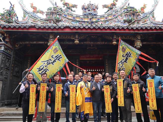 台中市丰原区的慈济宫是当地信徒的心灵寄托，也是庙东夜市的地标。（冯惠宜摄）