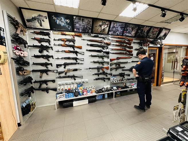 汐止分局稽查轄內3家模型槍業者。（警方提供）