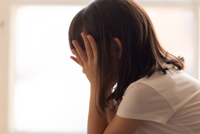 光天化日对7岁女伸狼爪，她坦承「被摸了」，恶狼下场曝光。（示意图／Shutterstock）