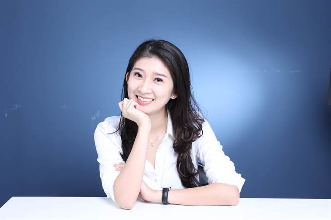 國民黨最美發言人李明璇有意挑戰立委選戰，明天將正式通過黨徵召參選高市前鎮小港區立委。（李明璇提供）