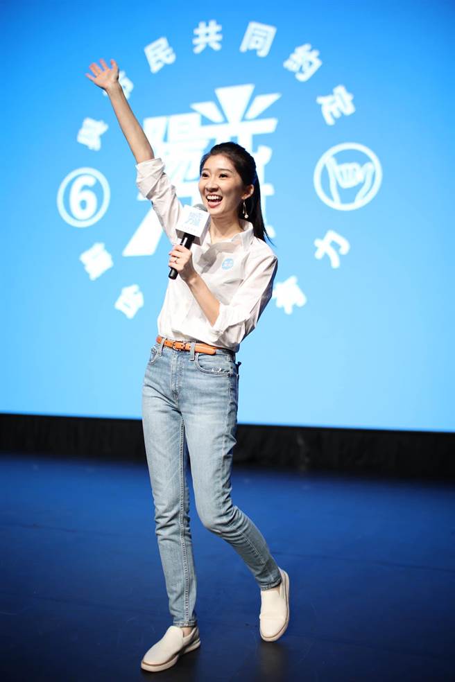 國民黨最美發言人李明璇有意挑戰立委選戰，明天將正式通過黨徵召參選高市前鎮小港區立委。（李明璇提供）