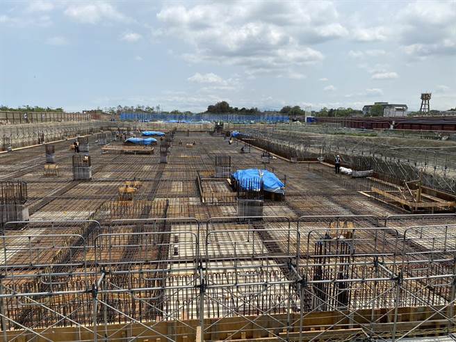 桃园航空城机场园区新建安置住宅街廓5、6基地统包暨区徵工程，此基地预计明年8月底完工。（蔡明亘摄）