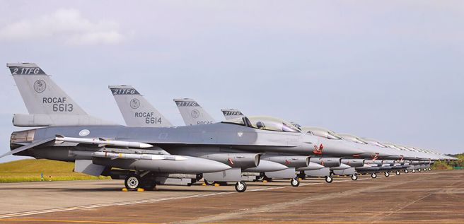 空军向美国採购66架F-16V战机交货时程延宕2年，却无违约条款可行使。（本报资料照片）
