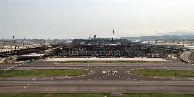 第三航站区主体航厦土建工程目前整体进度超过46％，没有落后。（陈麒全摄）