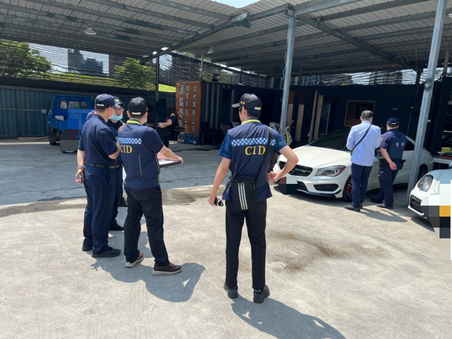 林口分局全面清查轄區內當舖業、中古車行、資產管理、開發公司、宮廟及神將會等場所共22處。（簡銘柱翻攝）