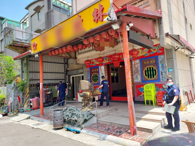 林口分局全面清查轄區內當舖業、中古車行、資產管理、開發公司、宮廟及神將會等場所共22處。（簡銘柱翻攝）