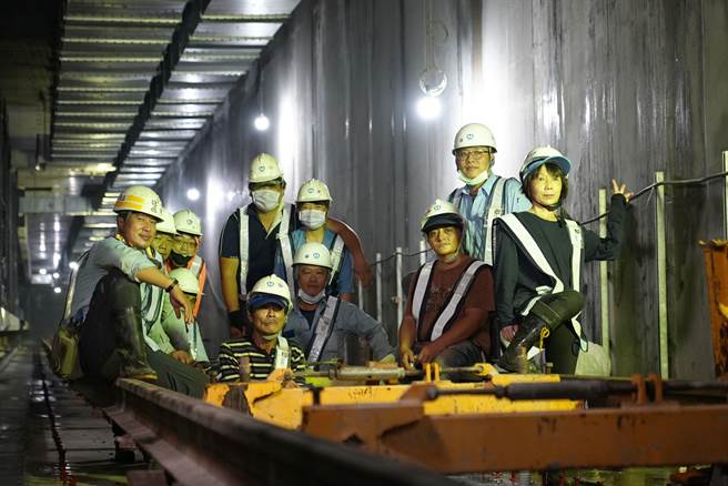 节目也深入地底纪录捷运挖掘工程。（公视提供）