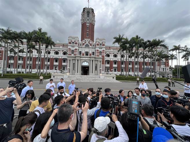 前总统向总统请命 扁：废掉褫夺公权。曾薏苹摄