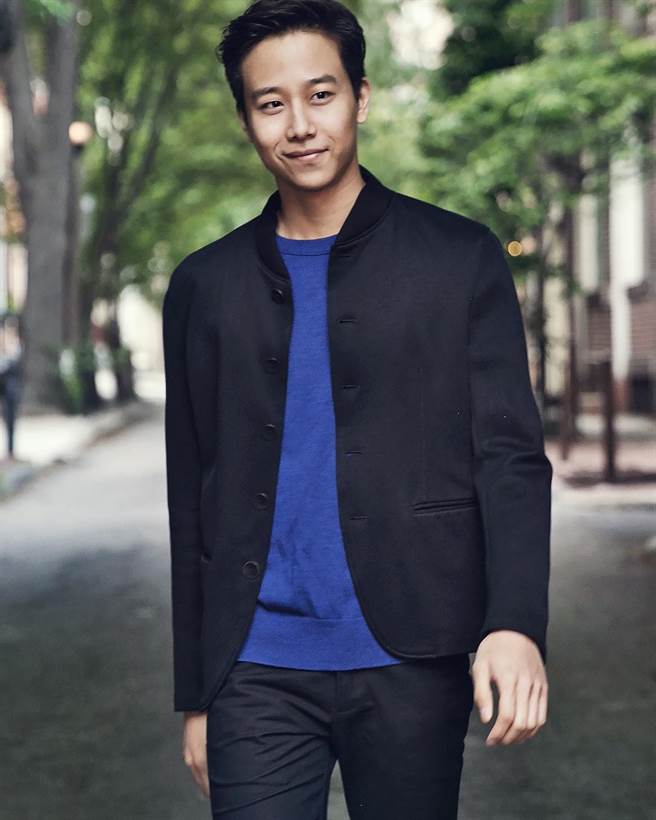 林易毕业于茱莉亚音乐学院学士与硕士，拥有寇蒂斯音乐院演奏家文凭，是2014年鲁宾斯坦国际钢琴大赛银奖得主。（Sophie Zhai摄，林易提供）