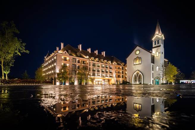 瑞穗天合国际观光酒店欧风城堡造型，让饭店享有「台版迪士尼」的美誉。（天成饭店集团提供）