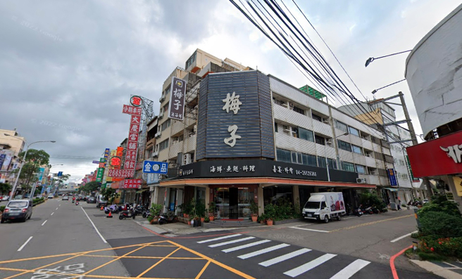 有网友抱怨到海鲜餐厅用餐，结帐价格和心中预估的有落差，当事餐厅出面回应了。（图／翻摄自Google Map）