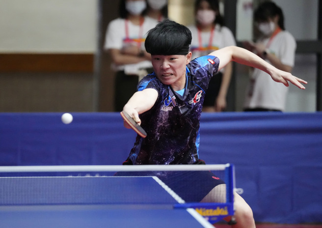 全大运桌球公开男生组单打林彦均扳倒冯翊新摘金。（中原大学提供）