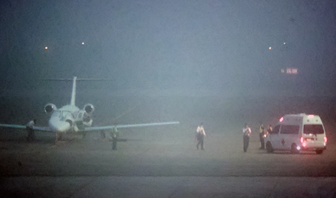 医疗专机抵台，肖雷家属改口感谢台湾社会及北医医疗团队。（陈麒全摄）