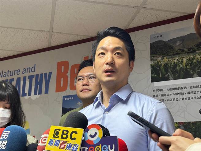 台北市長蔣萬安3日上午出席與里長有約北投場次，會前受訪。（陳薏云攝）