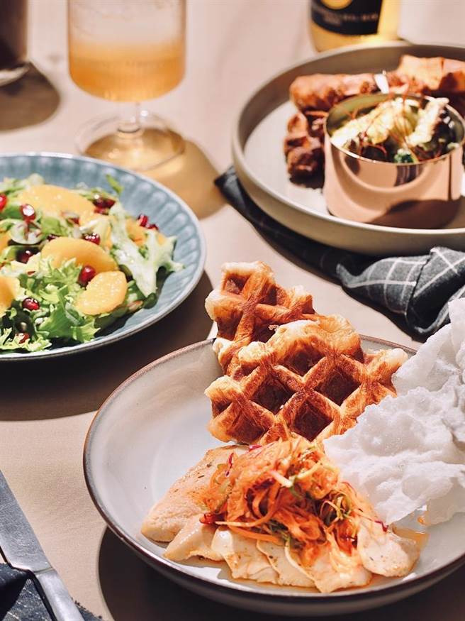 「勺日」6月将推出全新晚餐与各店专属菜单，乐生活店也将端出4款限定调酒。 (勺日咖啡提供)