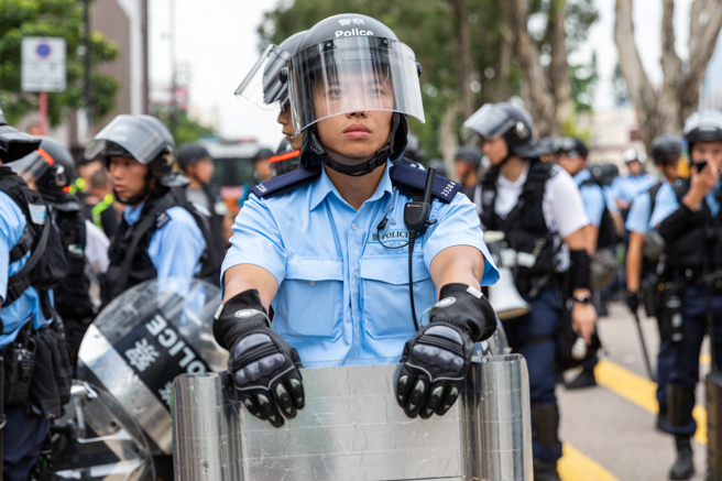 香港警务处宣布，5月5日起调整警员、见习督察及辅警警员的入职要求，将取消投考者最低身高及体重要求等限制。（示意图／达志影像）