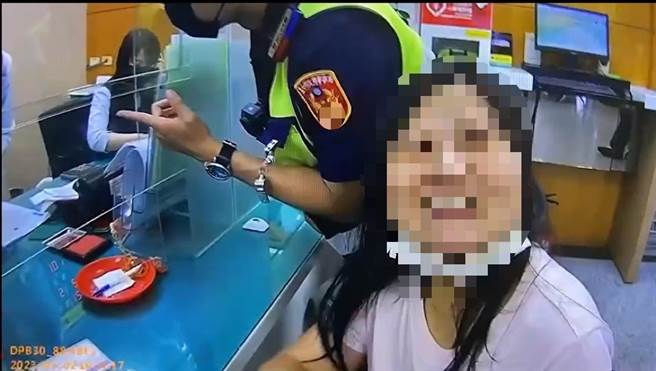 骆姓陆籍配偶于脸书认识自称尼泊尔喇嘛男子险遭骗钱，员警及行员及时阻诈。（警方提供）